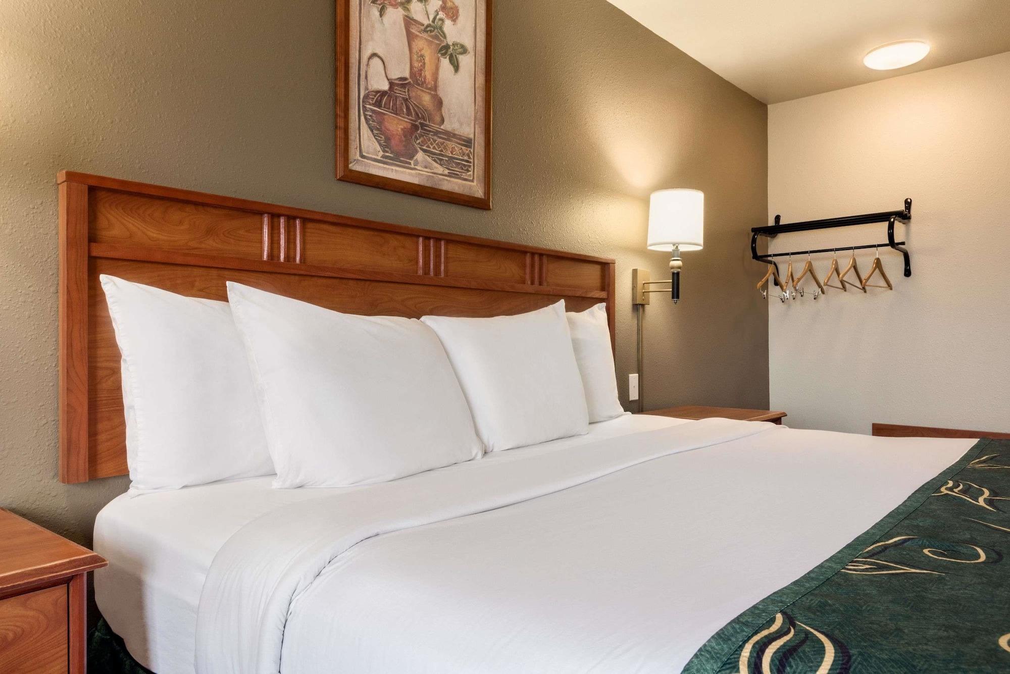 ทราเวลลอดจ์ มิสซูรี วัลเลย์ Hotel Missouri Valley ภายนอก รูปภาพ