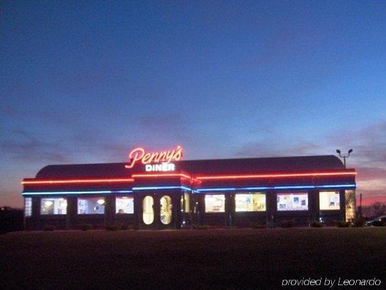 ทราเวลลอดจ์ มิสซูรี วัลเลย์ Hotel Missouri Valley ภายนอก รูปภาพ